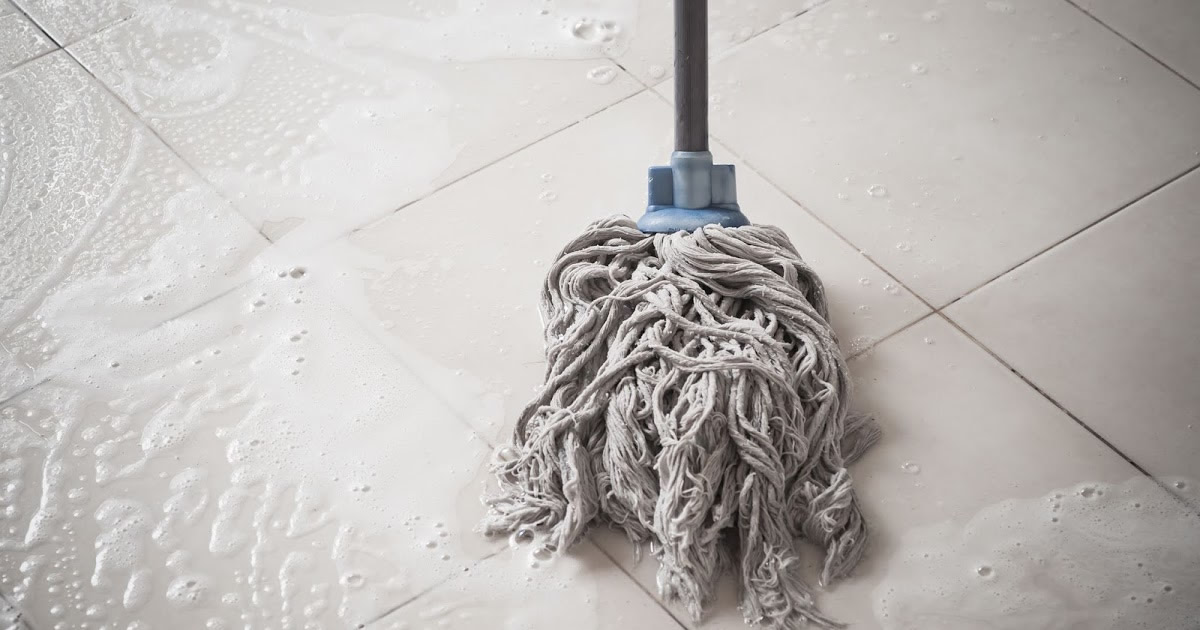 Il trucco per pulire il mocio per pulire i pavimenti e farli sembrare come nuovi